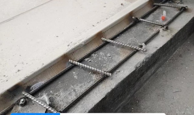 客厅落地窗基础承台